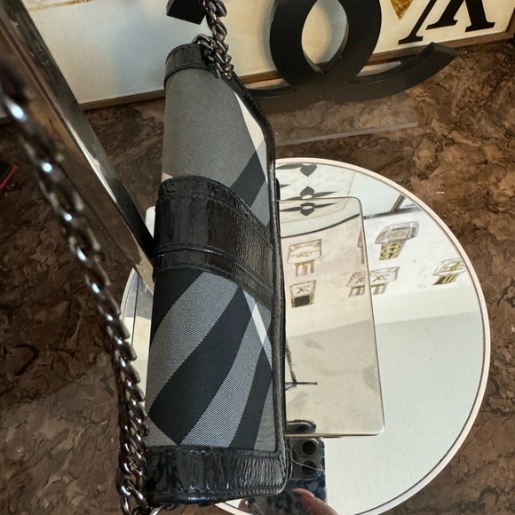 Burberry leather and canvas long wallet with COA and unbranded chain - Picture 11 of 13